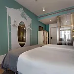Ξενοδοχείο Lx Boutique 4*