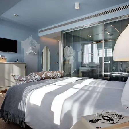 Lx Boutique Hotel 4*
