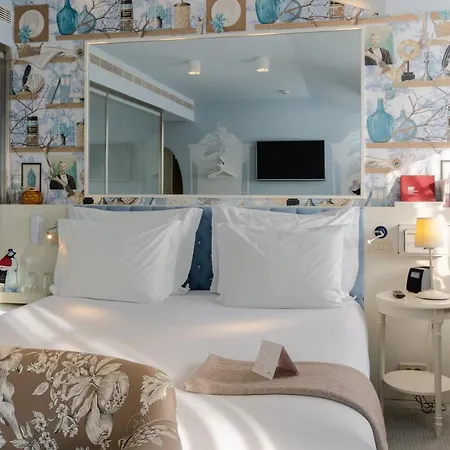 Lx Boutique Hotel