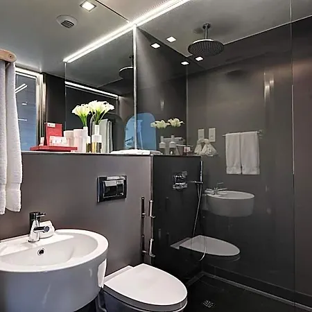Lx Boutique Hotel 4*
