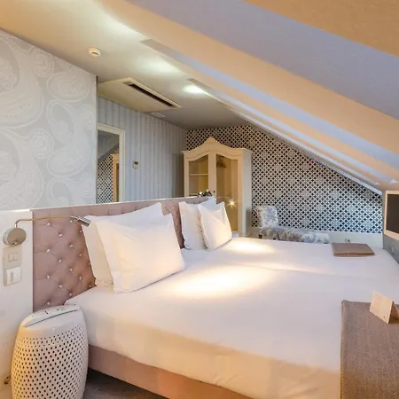 Lx Boutique Hotel 4*