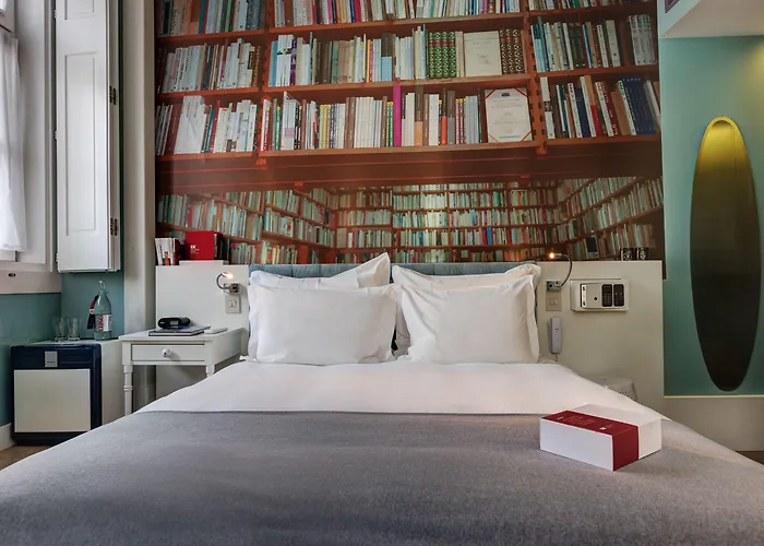 Lx Boutique Hotel 4*